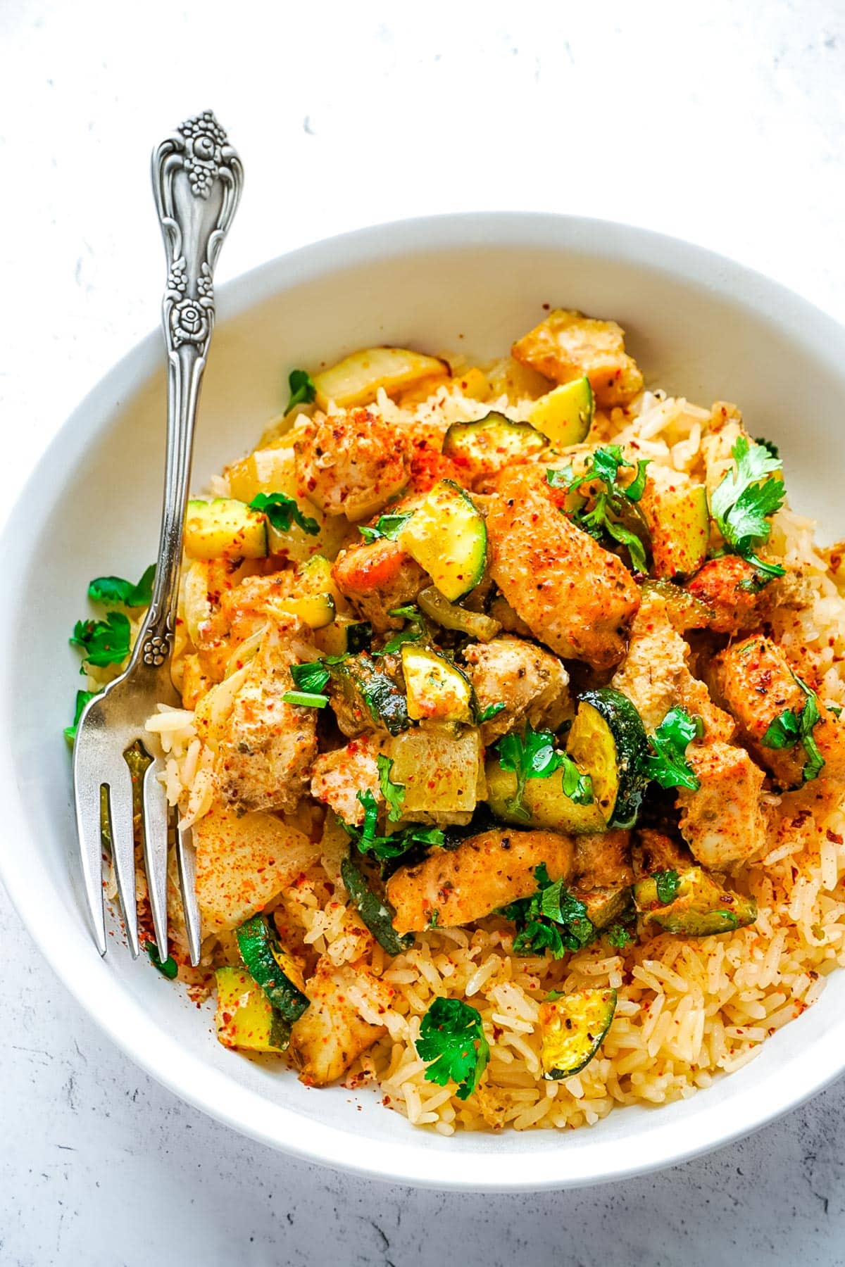 Baked chicken with garlic zucchini