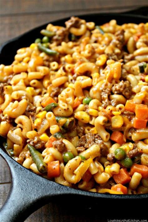 Cowboy beef and mac with veg